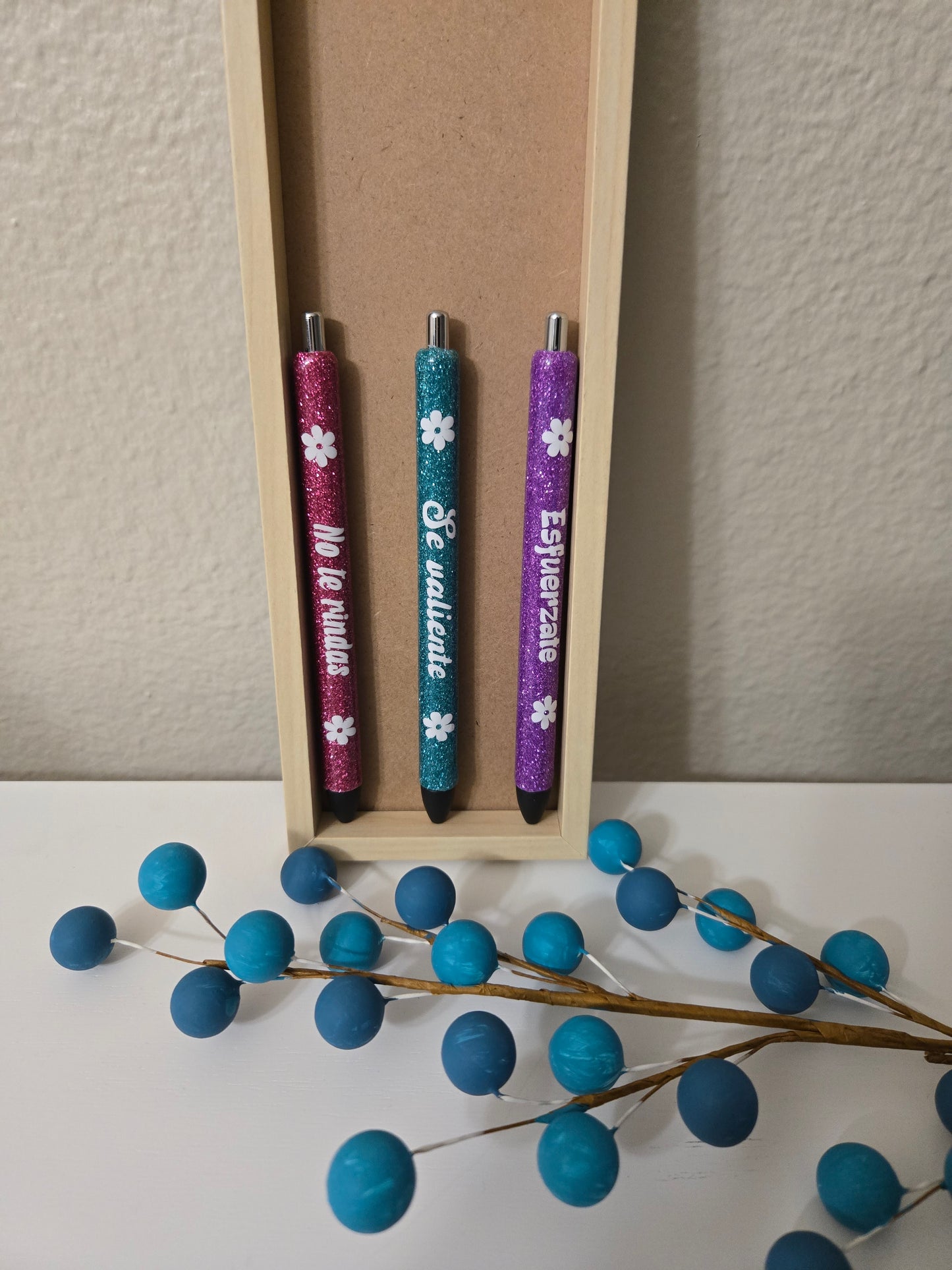 "DIOS ESTA CONTIGO" Glitter 3 Pen Bundle