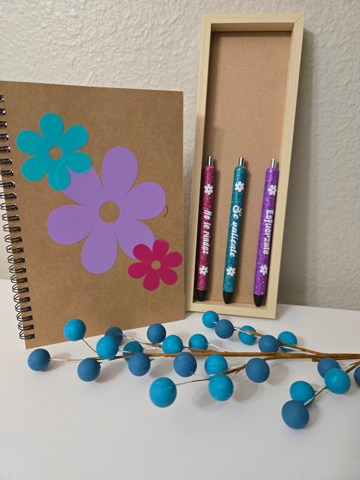 "DIOS ESTA CONTIGO" Glitter 3 Pen Bundle