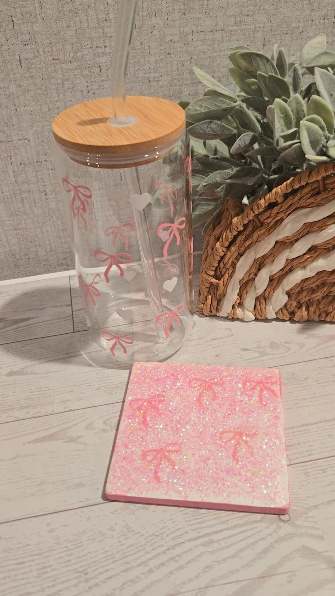 Bows Glass Can