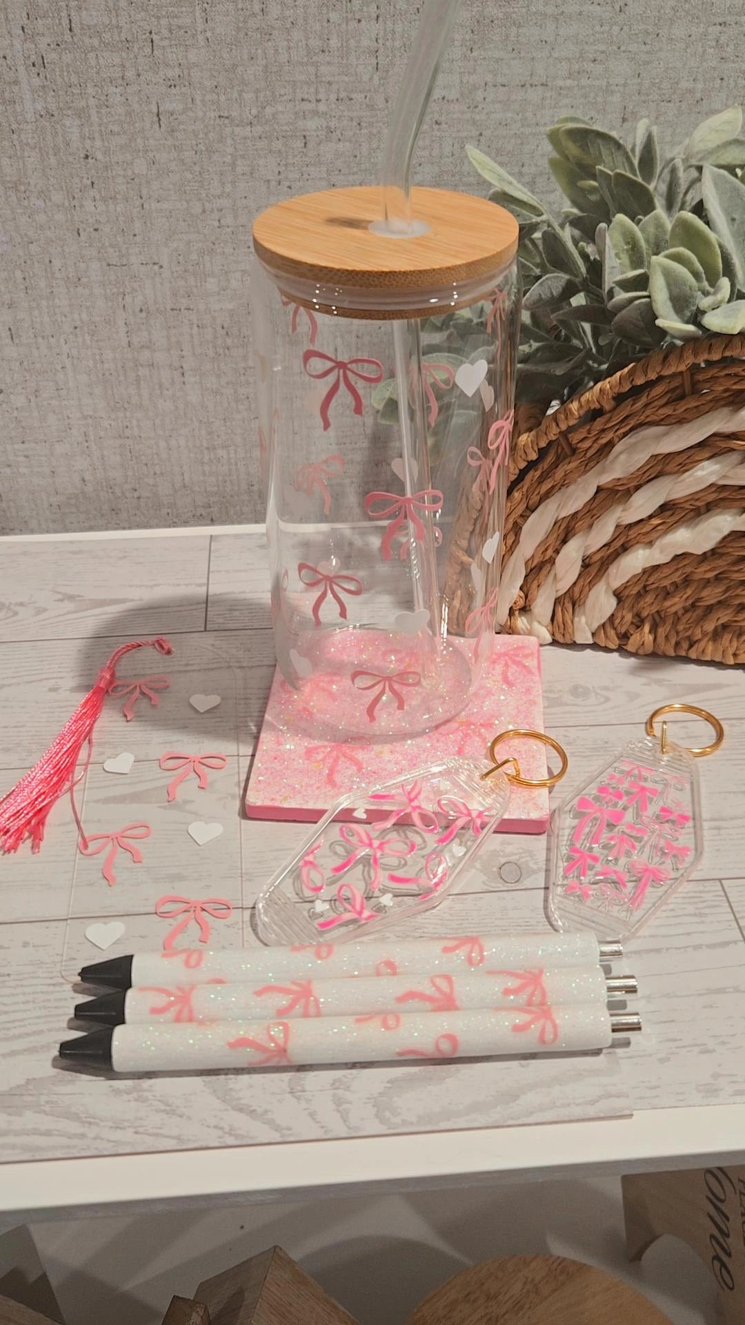 Bows Glass Can